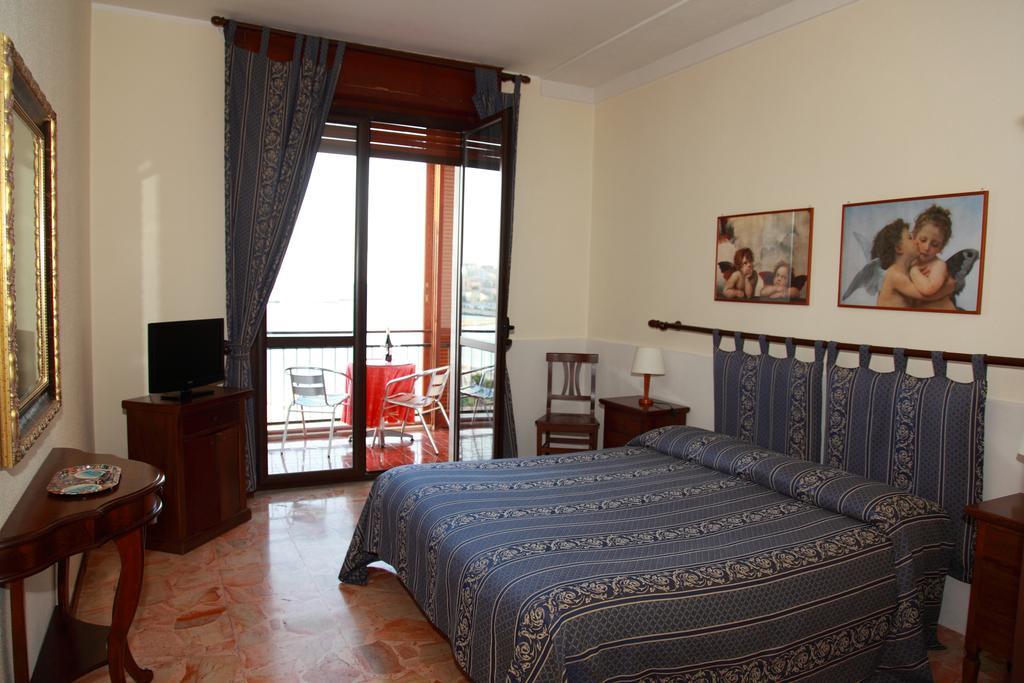 B&B Ortigia Sea View Syracuse Quarto foto
